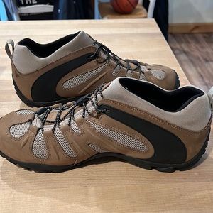 Merrell Mens Hiking Shoe Size 15